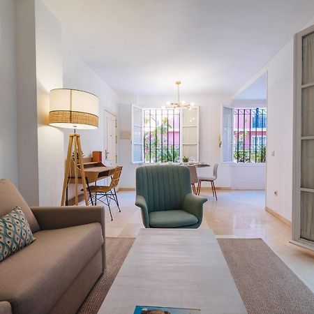 Lirio Suite Apartment - Private Parking Included 세비야 외부 사진