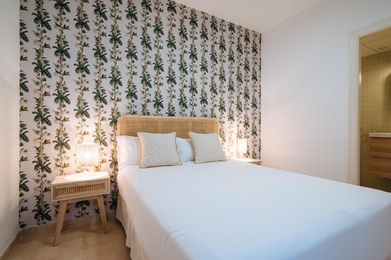 Lirio Suite Apartment - Private Parking Included 세비야 외부 사진
