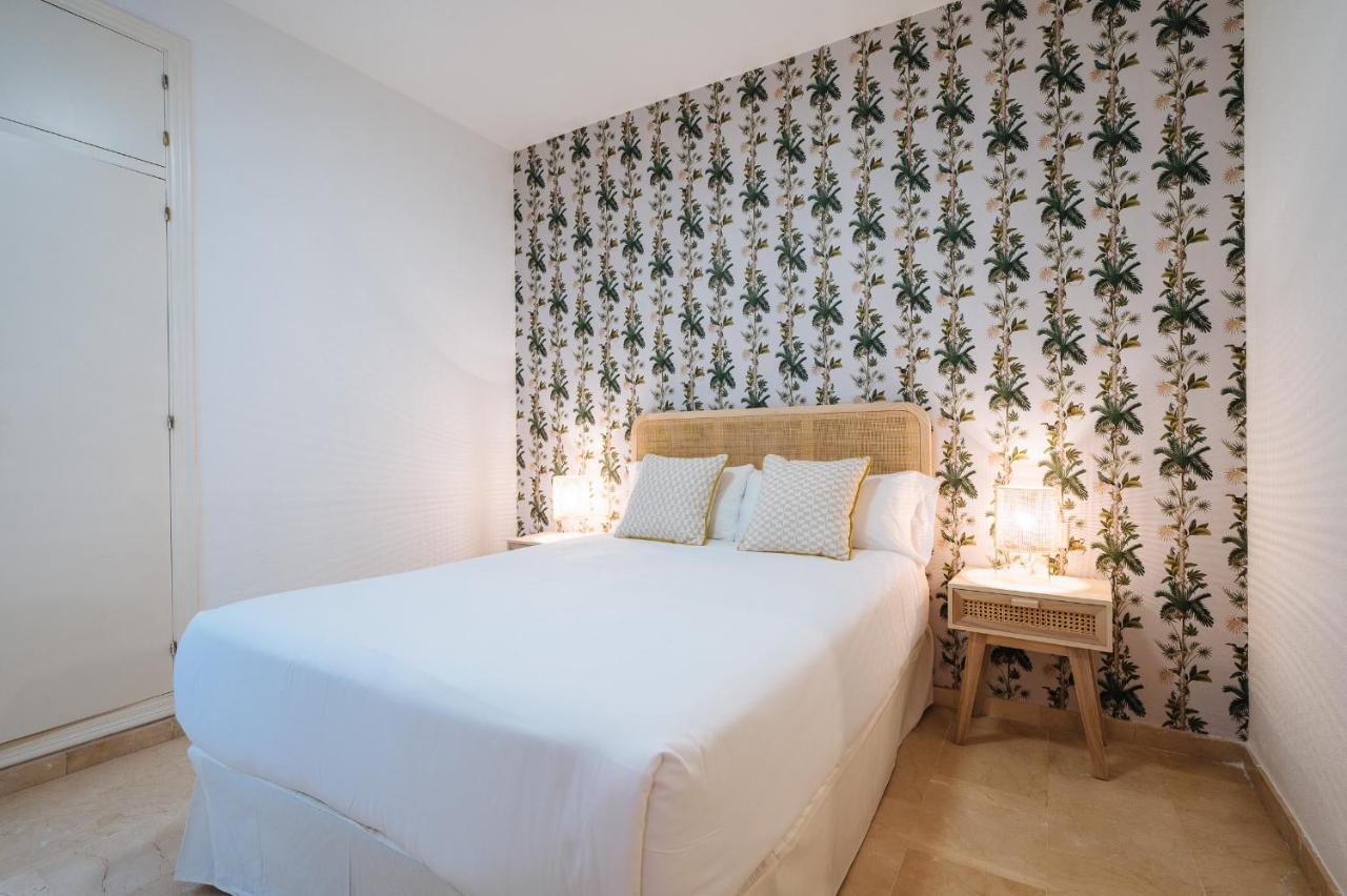 Lirio Suite Apartment - Private Parking Included 세비야 외부 사진